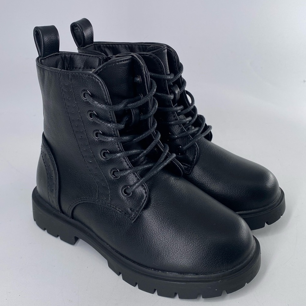 Dream Pairs Black Side Zip Round Toe Combat Boots Size 9 NWOT